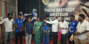 இமாச்சல பிரதேசத்தில் நடந்த தேசிய அளவிலான ஜூனியர் கிக் பாக்சிங் போட்டியில் வெண்கல பதக்கம் வென்று சாதனை புரிந்த மாணவனுக்கு கிராம பொதுமக்கள் மற்றும் கிக் பாக்ஸிங் பயிற்சியாளர்கள் பாராட்டு தெரிவித்தனர்